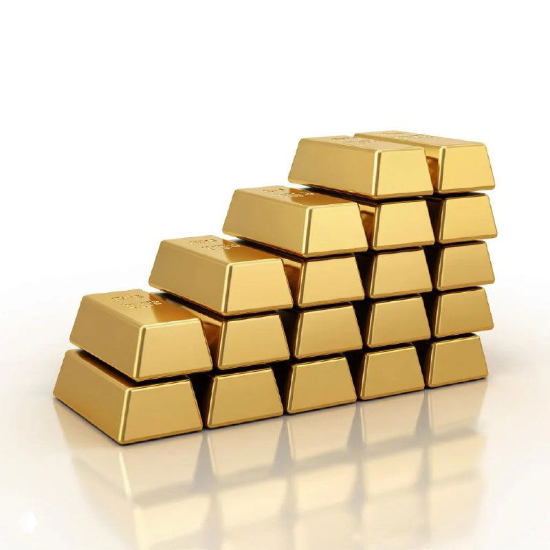 Фотография стопки золотых слитков, аккуратно уложенных пирамидой на блестящей поверхности — визуализация защитного актива в экономическом контексте.