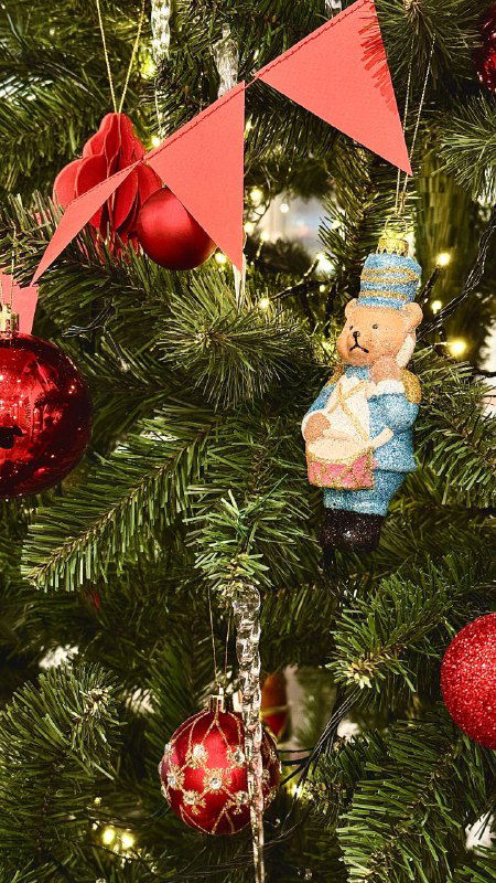 Ёлочка «Сибирь» в кафе «Завтра,Кать»