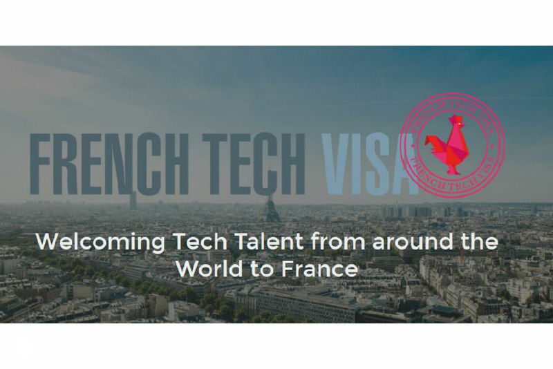 Баннер с надписью «FRENCH TECH VISA» на фоне панорамы Парижа, виден красный логотип French Tech и городской пейзаж с небом