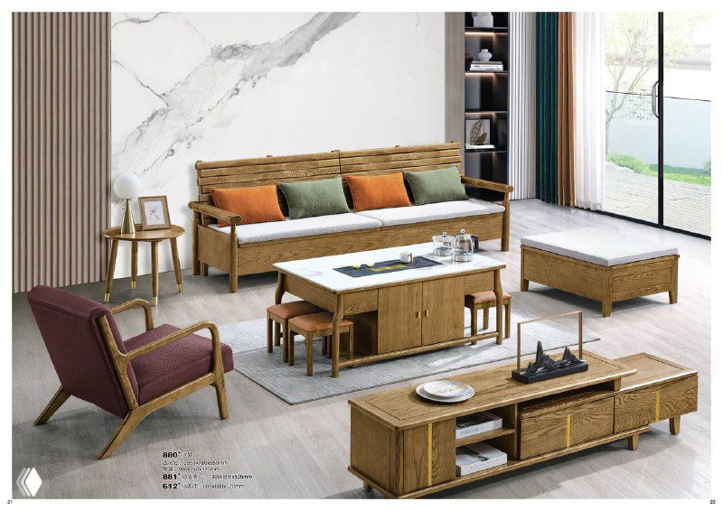 Комплект мебели с длинным диваном и отдельным креслом, журнальный столик и ТВ тумба из массива ясеня, демонстрация разных сочетаний подушек и отделки.