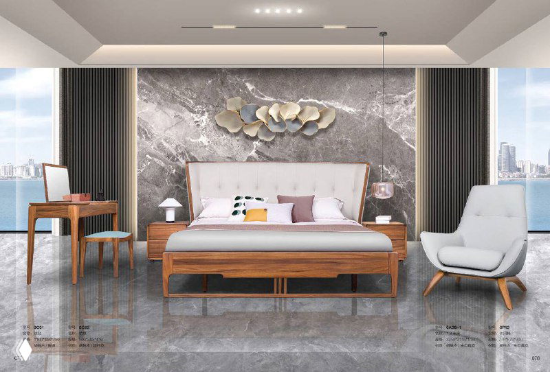 Интерьер спальни с кроватью и креслом из южноамериканского ореха на фоне панорамного окна; современный светло-серый декор и аксессуары.