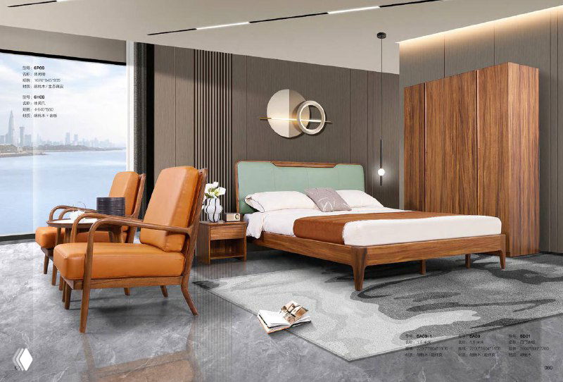 Угловой вид спальни: кровать из ореха, кожаные кресла и высокий шкаф из того же дерева, стилизованный современный интерьер.