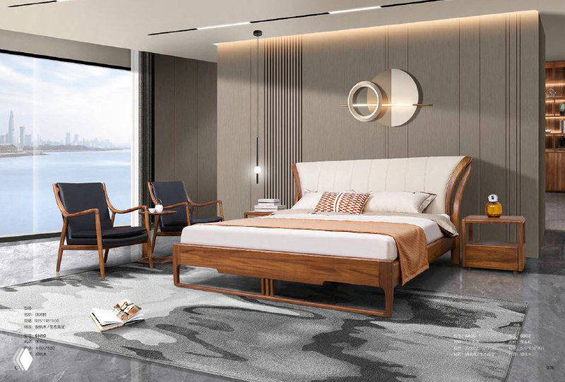 Спальня с деревянной кроватью и прикроватными тумбами из южноамериканского ореха; текстуры дерева и тканевые подушки в кадре.