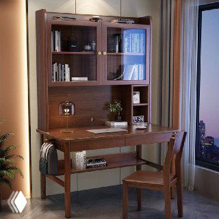 Тёмно-коричневый письменный стол из массива дуба: закрытые полки, лампа, аксессуары и стул — уютная рабочая зона в домашнем кабинете.