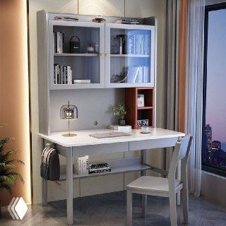 Стол в светло-серой отделке: рабочая зона с открытыми полками, аксессуары и стул — интерьерная фотография с видом на городской пейзаж.