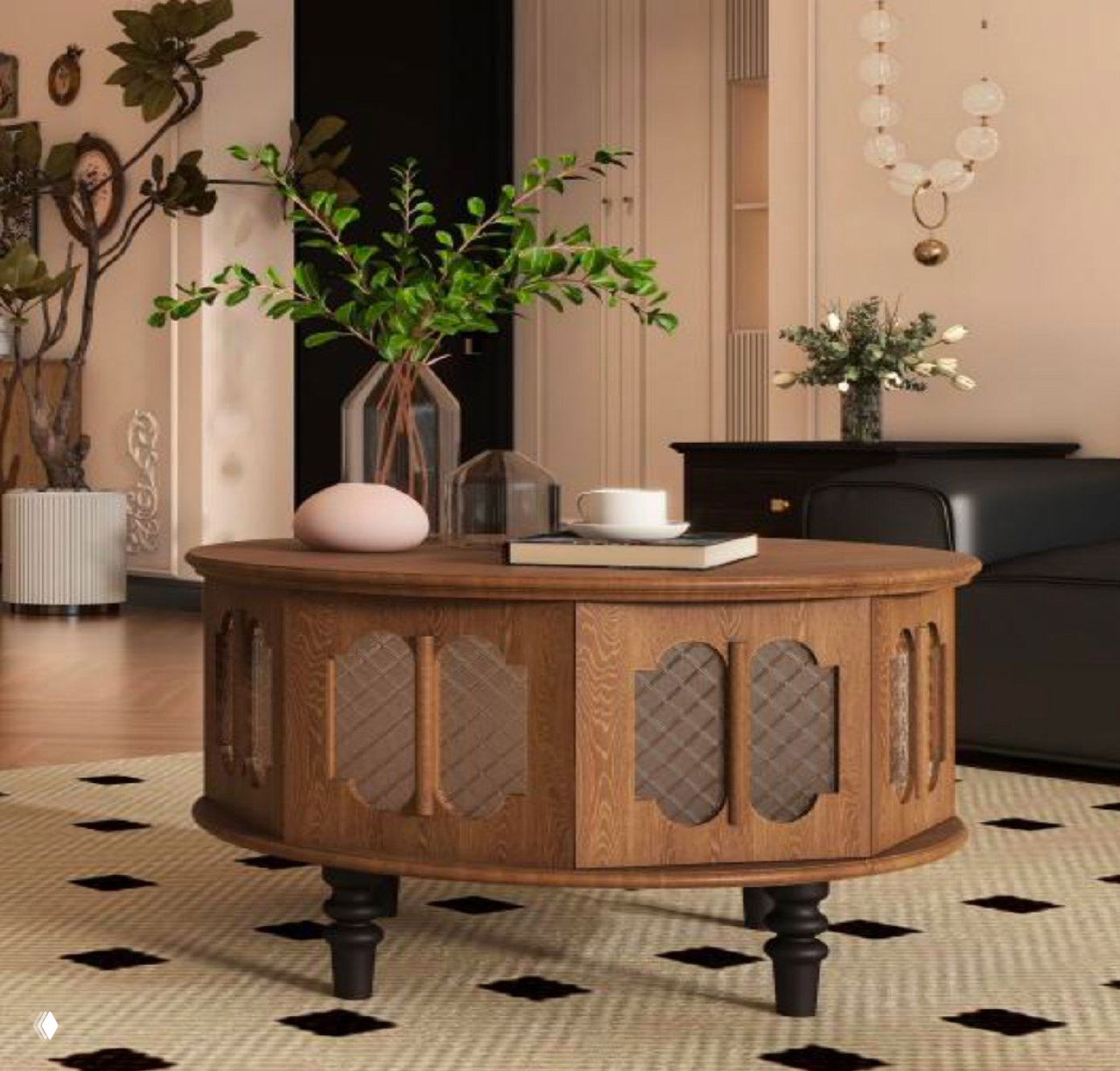 Круглый журнальный столик из массива ясеня в гостиной: видна текстура древесины, резные панели по бокам и декор.