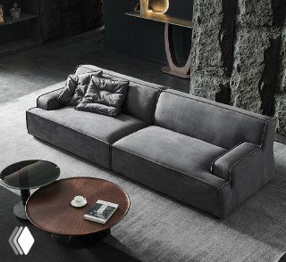 Фото серого трёхместного дивана 300×100×70 в интерьере: низкий профиль, мягкие подушки, акцент на обивке из ткани или эко-кожи