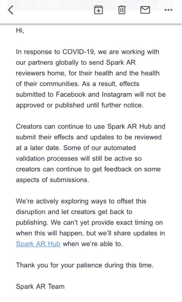 Скрин письма Spark AR: уведомление о приостановке ручных проверок эффектов (масок) для Facebook и Instagram.