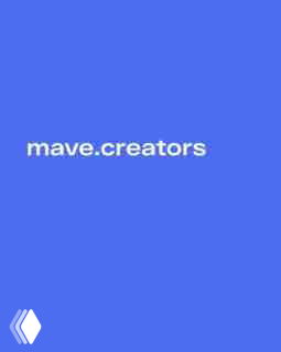 Синяя обложка с белым текстом «mave.creators» и небольшим логотипом внизу; промо-превью фирменного экрана платформы для подкастеров.