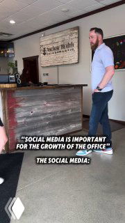 Кадр из Reels: мужчина у стойки ресепшен в офисе, на видео подпись про важность SMM для роста офиса; сатирический мем о роли маркетинга в компании.