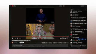 Скриншот YouTube с реакцией автора: вертикальная вставка реакции в общем окне трансляции, комментарии и таймлайн видно.