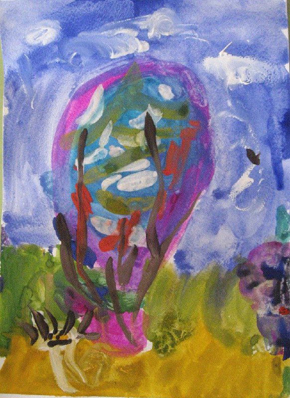 Вертикальная композиция с цветными мазками, зелёными элементами и свободным расположением деталей — детская творческая работа.