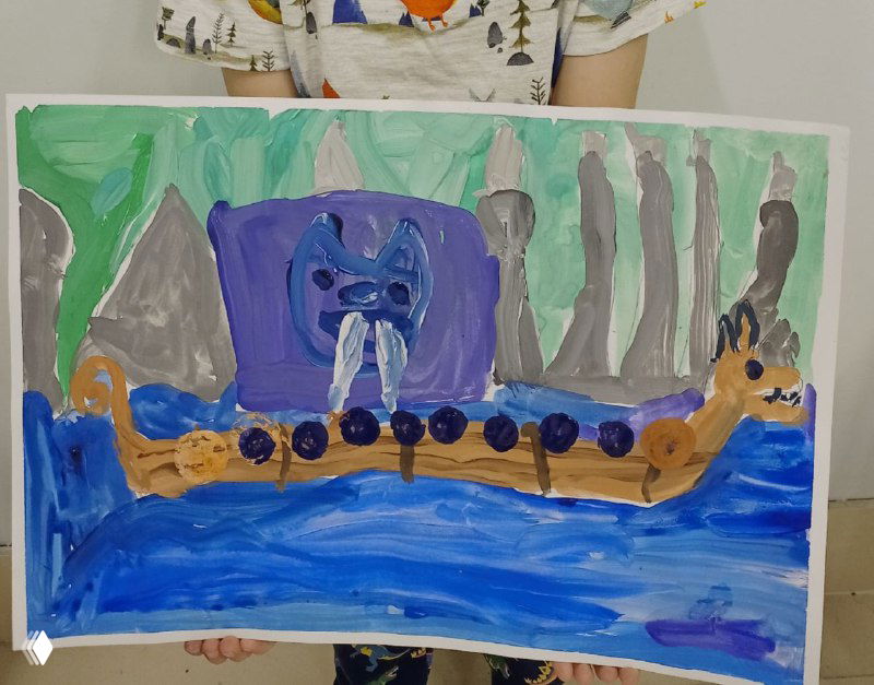 Детская живопись: драккар викингов на синей воде с изображением животного или кота в центре судна, насыщенные цвета.