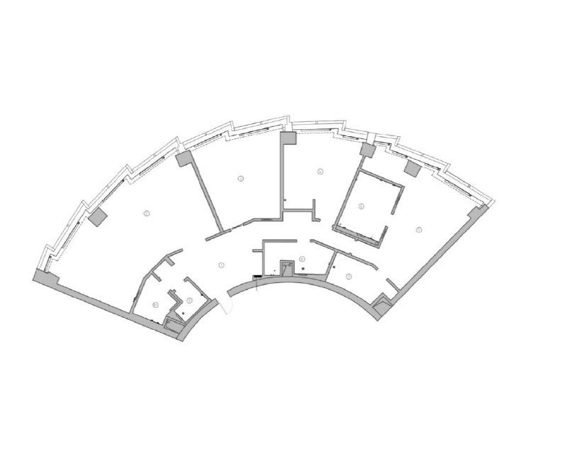 Чёрно-белый архитектурный план перепланировки апартаментов 230 кв.м: убраны внутренние перегородки, отмечены комнаты и служебные блоки
