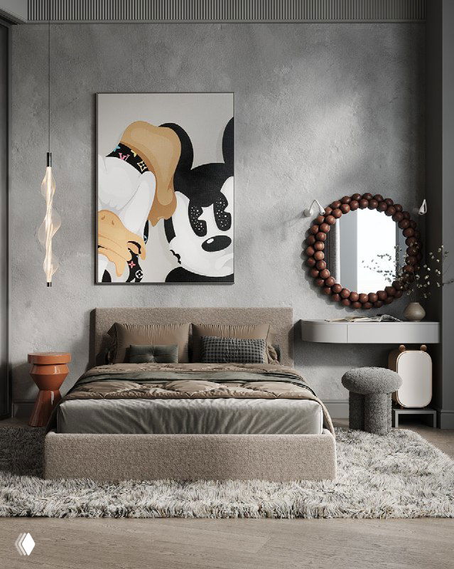 Светлая мастер‑спальня: кровать с мягким изголовьем, яркая тумбочка со светильником, большая картина и круглое зеркало на фактурной стене, создающие уют.