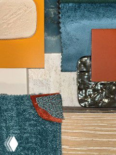 Коллаж материалов и образцов текстур для проекта: образцы ковров, тканей и декоративных поверхностей, подобранных под пляжную палитру.