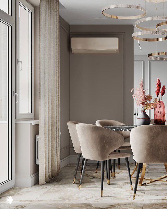 Угол кухни-гостиной с мягкими шторами у окна, видом на обеденную группу и современную подсветку; спокойная серая цветовая гамма и текстиль.