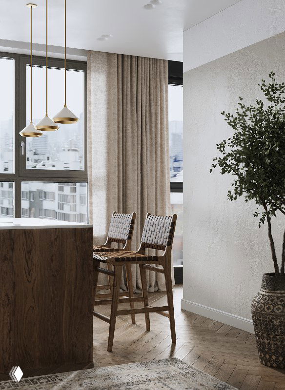 Угол кухни с видом на плетёные барные стулья, текстурные стены, высокий зелёный вазон и мягкие шторы у панорамного окна.