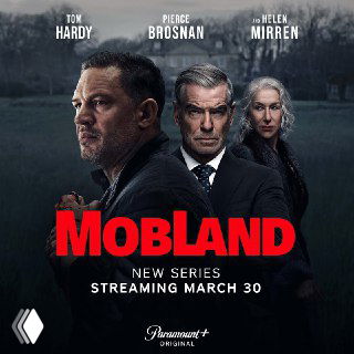 Промо-постер сериала Mobland/«Гангстерленд»: крупные портреты Тома Харди, Пирса Броснана и Хелен Миррен на тёмном фоне, красный логотип названия и атмосфера криминальной драмы в британском стиле.