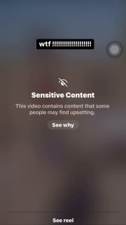 Экран с сообщением «Sensitive Content» на затемнённом фоне, предупреждающий, что видео может содержать шокирующий или непристойный материал, интерфейс соцсети виден частично.