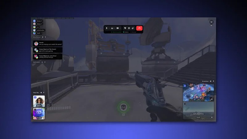 Игровой оверлей Discord: полноэкранное игровое окно с мини-картой, панелью управления стримом и индикаторами в углах.