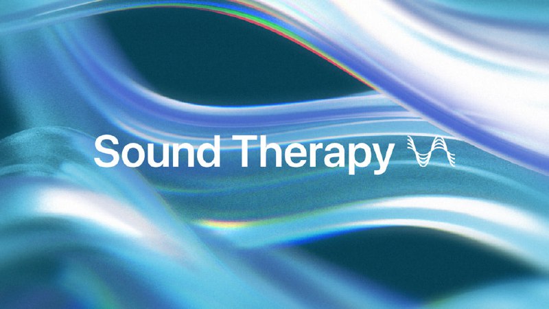 Абстрактный баннер с плавными синевато-бирюзовыми волнами и текстом «Sound Therapy», иллюстрация серии звуковой терапии.