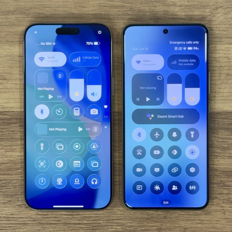 Крупный план двух экранов с панелью управления: слева интерфейс iOS, справа похожая панель Android — сравнение быстрых настроек и визуальных элементов.