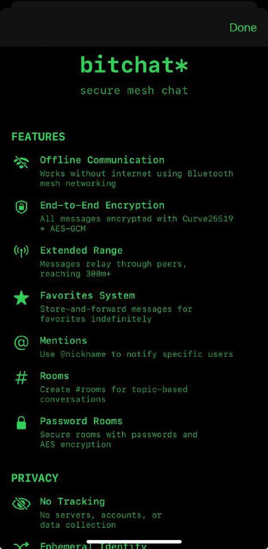 Скриншот тёмного интерфейса Bitchat с зелёным текстом и списком функций, иллюстрирующим работу офлайн mesh‑чата по Bluetooth.