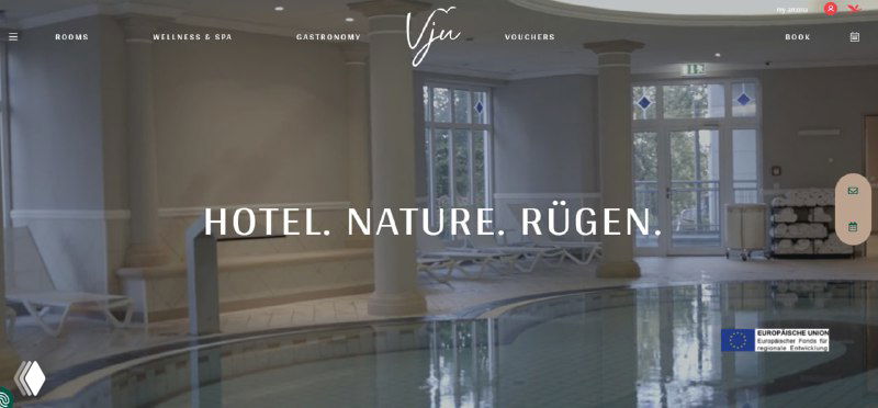 Фрагмент главной страницы сайта отеля: крупный слоган 'HOTEL. NATURE. RÜGEN.' на фоне интерьера спа‑зоны и бассейна — визуальный акцент на курортности и велнесе.