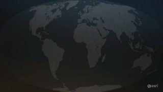 Глобальная тёмная карта Земли с подсвеченными точками сообщений об НЛО; видно контуры материков и яркие кластеры наблюдений.