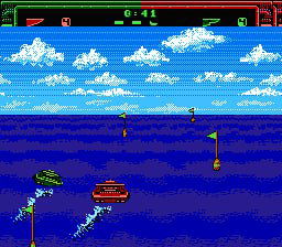 Скриншот гоночной аркады на воде: два катера на море, видны волны, флажки и элементы уровня в ретро‑пиксельной графике.