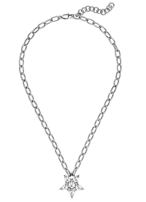 Серебристое колье Dyrberg Kern с небольшим кулоном-«звездой» и тонкой цепочкой на белом фоне, товарный вид изделия крупным планом.