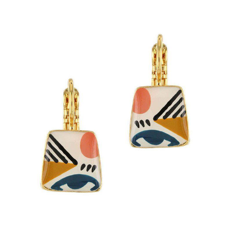 Серьги TARATATA с абстрактным узором и цветной эмалью на золотистой фурнитуре — геометрический и яркий летний дизайн.