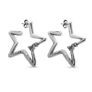 Фотография серёжек-вставок в форме звезды от Ciclon, крупный план, белый фон, каталожная съёмка для интернет-магазина.