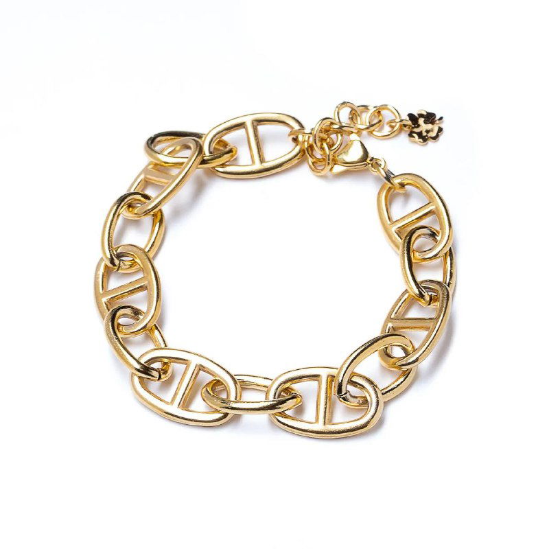 Золотистый браслет-цепь с декоративными звеньями и застёжкой, студийное фото каталожного аксессуара на нейтральном фоне.