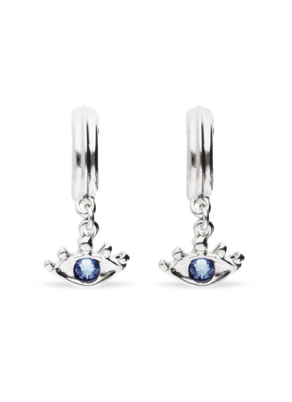 Фотография серьг с подвеской в виде глаза на белом фоне — детальное изображение серебристых серег коллекции Ser Intuitiva бренда UNOde50.