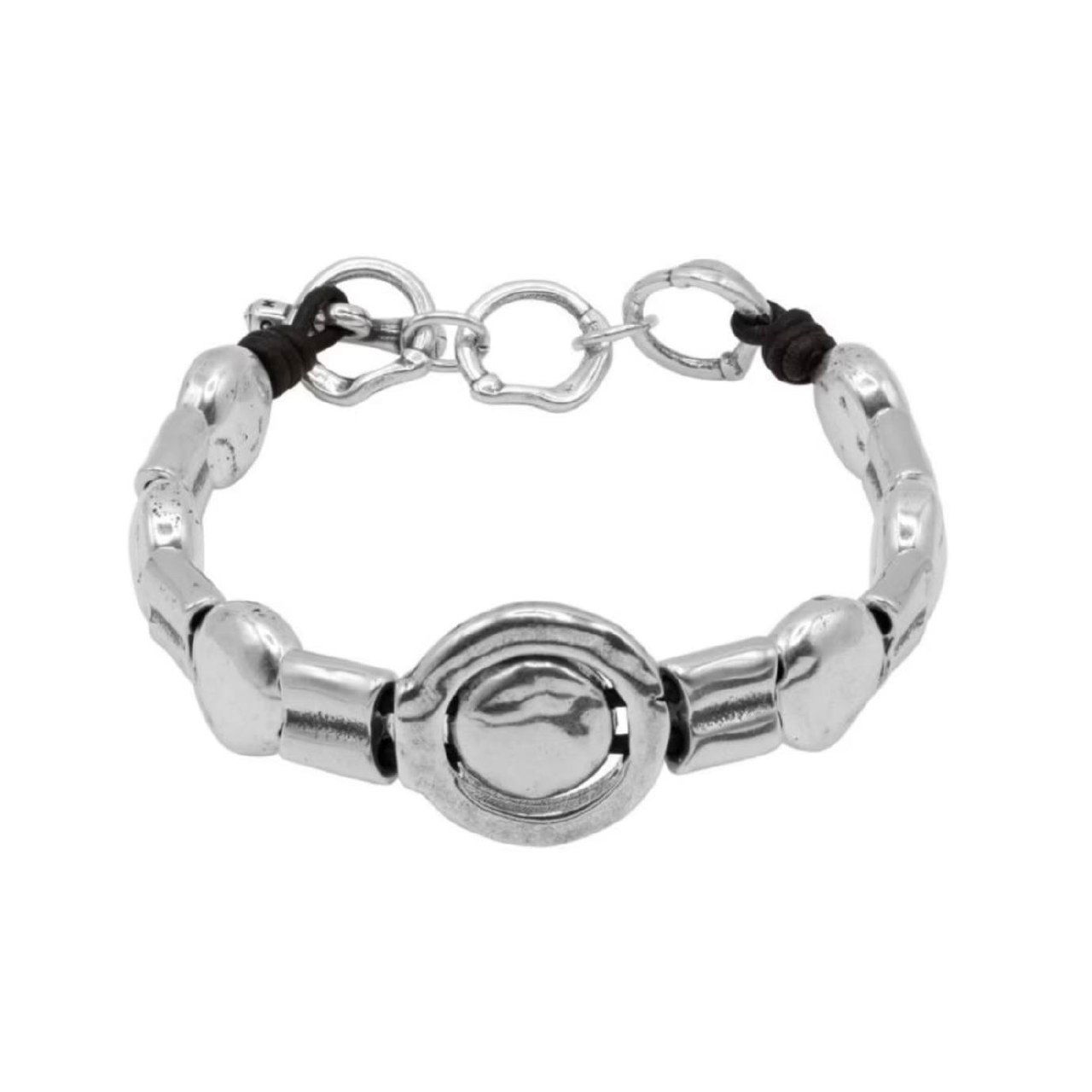 Крупный студийный снимок браслета Aurea: металлические звенья с округлыми элементами, детализированная текстура сплава и застёжка с удлинителем