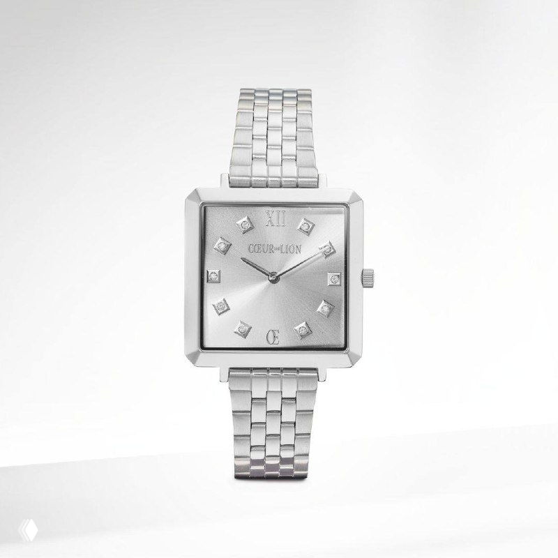 Товарный кадр серебристых квадратных часов Coeur de Lion на белом фоне: металлический корпус и браслет, строгий дизайн с зеркальным циферблатом.