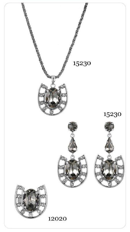 Набор украшений с подковообразным мотивом: кулон, серьги и кольцо в серебристо-золотистой гамме, показаны как категории каталога.