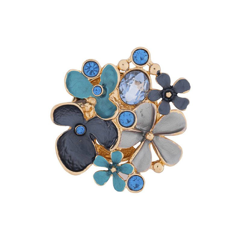 Небольшая цветочная брошка с синими и серыми эмалевыми элементами и кристаллами, демонстрация компактного декоративного украшения на белом фоне.