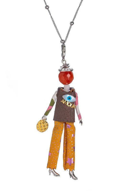 Подвеска-кукла MIAMELIE на цепочке на белом фоне: шарик-голова, разноцветный наряд и декоративный глаз-амулет, стильная подвеска из коллекции