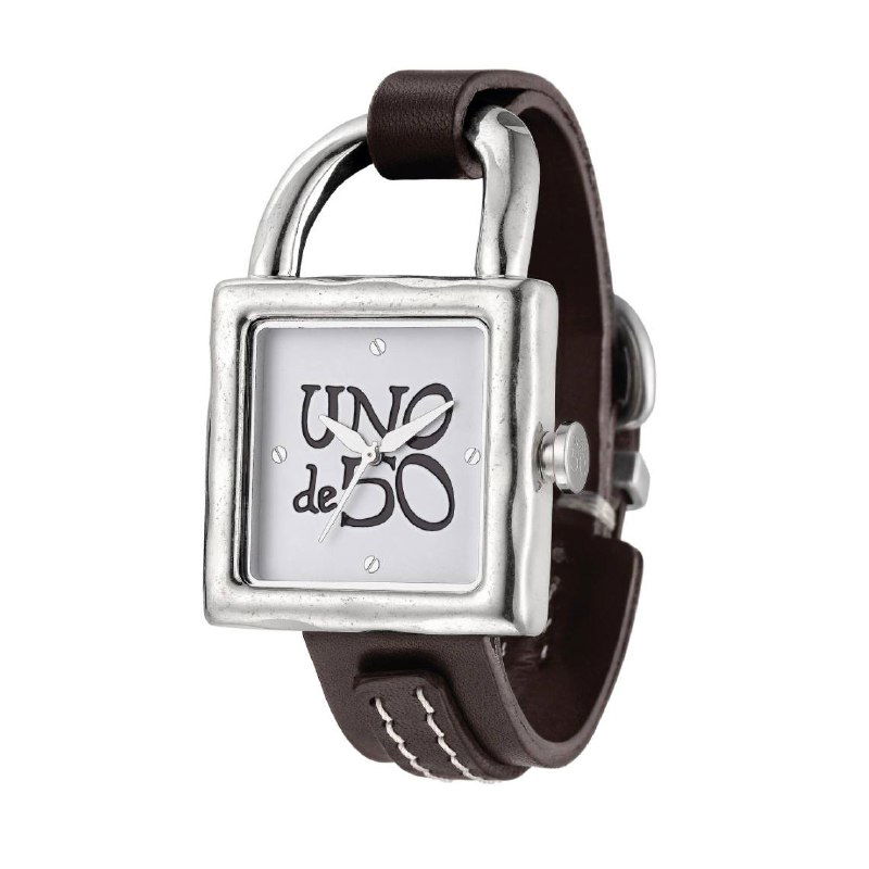 Часы UNOde50 с кожаным коричневым ремешком и квадратным серебристым корпусом, товарная фотопрезентация изделия.