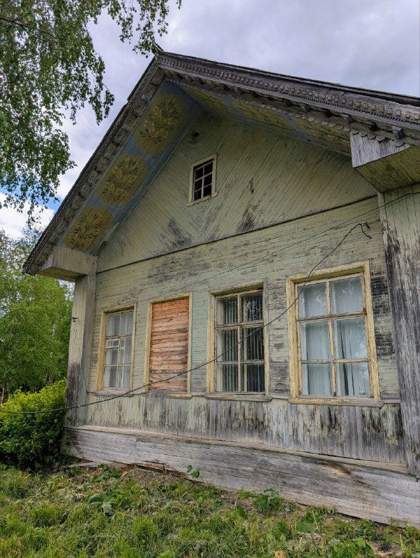 Расписные фронтоны и свесы в Каргополье