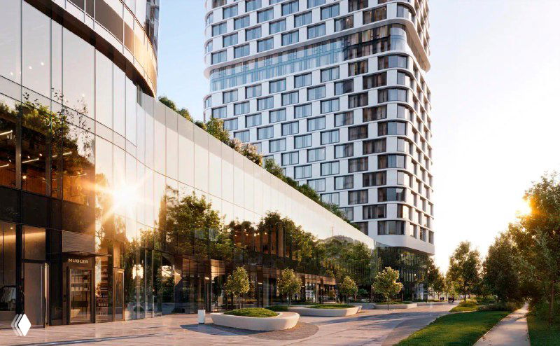 Рендер входной группы и стилобатной части ЖК Solos при ярком солнечном свете, демонстрирующий коммерческие фасады и озеленение.