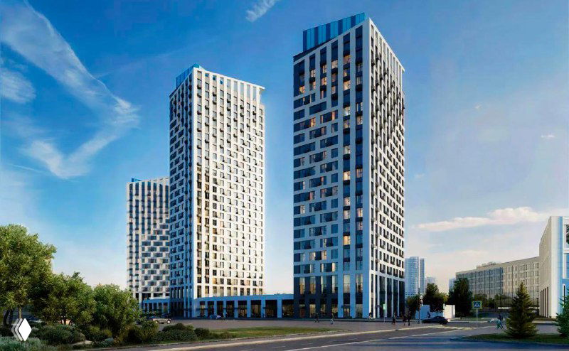 Общий вид комплекса Level Войковская с улицы: несколько высотных блоков, стилобат и организованная улица в городской застройке САО Москвы