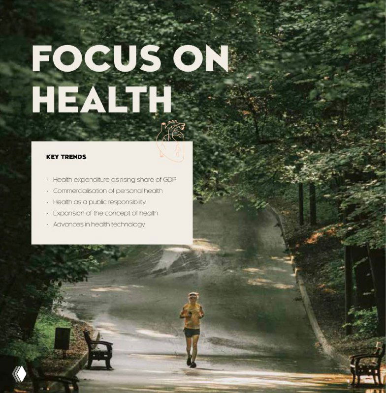 Человек бежит в парке на фоне деревьев; наложен заголовок 'FOCUS ON HEALTH' и блок ключевых трендов — визуализация идеи здоровья как траектории.