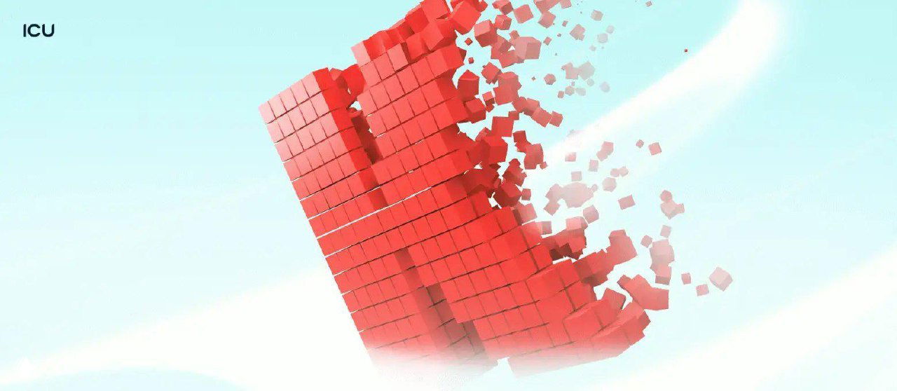 Абстрактная иллюстрация: красный куб, распадающийся на мелкие кубики на светлом небесно-голубом фоне, символ изменения формы и структуры.