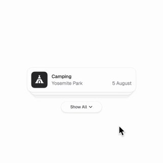 Минималистичная карточка события «Camping» с датой и меткой Yosemite Park; демонстрация плавной микроанимации интерфейса на светлом фоне.