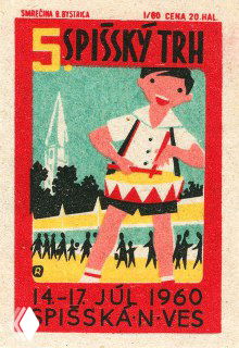 Колоритная винтажная этикетка с изображением человека в национальном костюме и барабаном, рекламный стиль 1950–1960-х годов на спичечном коробке