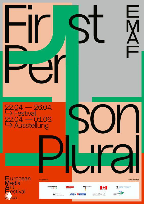 Плакат с крупной цветовой блокировкой, зелёными и серыми формами и наложенной типографикой «First Person» — современный графический дизайн.